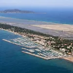 Joli Climatise Au Port De - Proche Plages Et Commerces - Linge De Maison Fourni Hyères
