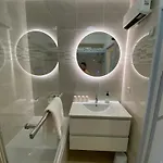 Joli Climatise Au Port De - Proche Plages Et Commerces - Linge De Maison Fourni Apartment Hyères