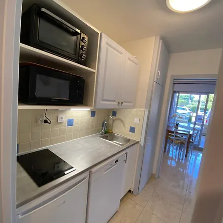 Appartement Joli Climatisé Au Port De - Proche Plages Et Commerces - Linge De Maison Fourni
