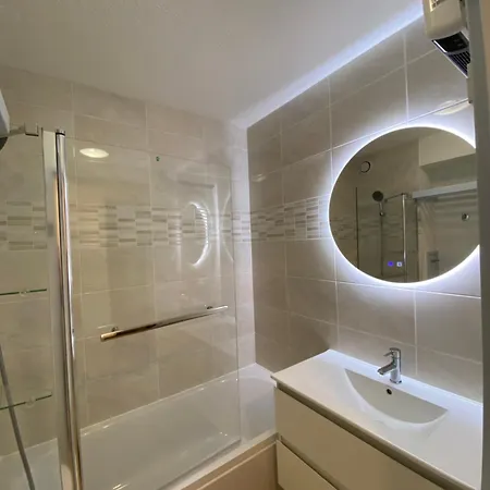 Appartement Joli Climatisé Au Port De - Proche Plages Et Commerces - Linge De Maison Fourni Hyères