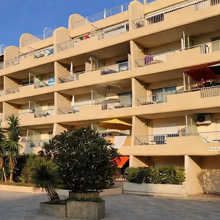 Joli Climatise Au Port De - Proche Plages Et Commerces - Linge De Maison Fourni Apartmán
