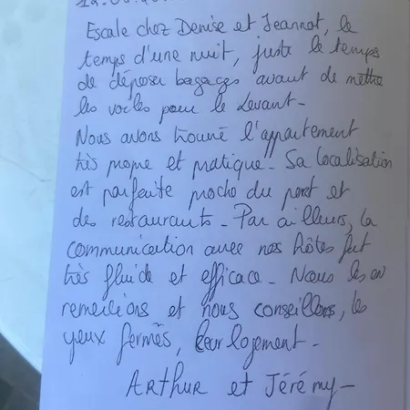 Joli Climatise Au Port De - Proche Plages Et Commerces - Linge De Maison Fourni شقة