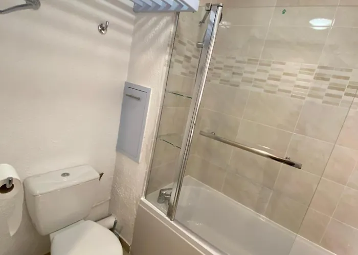 Appartement Joli Climatisé Au Port De - Proche Plages Et Commerces - Linge De Maison Fourni *