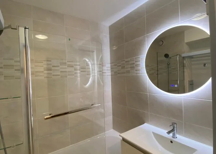 Apartment Joli Climatise Au Port De - Proche Plages Et Commerces - Linge De Maison Fourni Hyeres