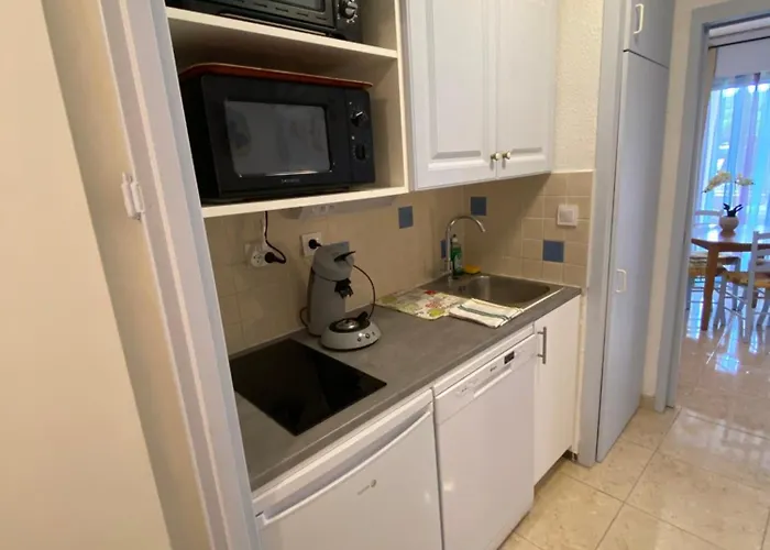 Joli Climatise Au Port De - Proche Plages Et Commerces - Linge De Maison Fourni Apartment Hyeres